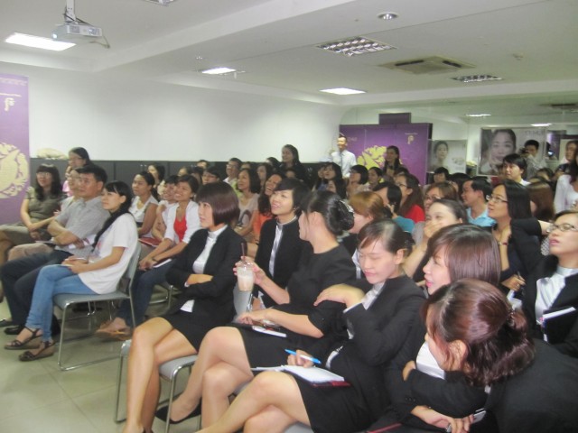 LG VINA cùng chung vai sát cánh (04-10-2012)